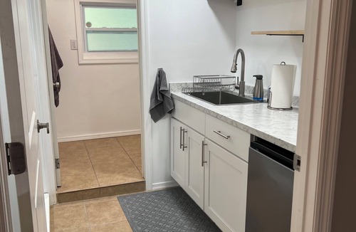 Dunedin House | Cozy Retreat within walking distance to Downtown Dunedin