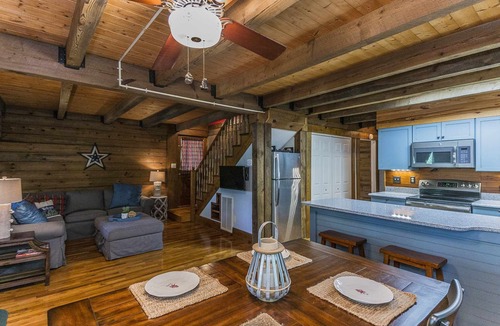 Eatonton Cabin | Cozy River Bend Retreat w/Private Dock
