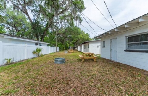 Chassahowitzka Cabin | Cozy River Cabin 1 Su