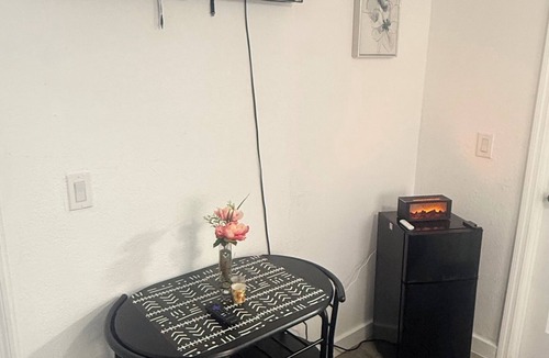 Greater Palm River Point CDC Apartment | Cozy room new hospital &highway