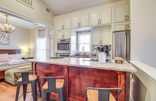 Midtown Apartment | Cozy Savannah Vacation Rental w/Fenced Courtyard!
