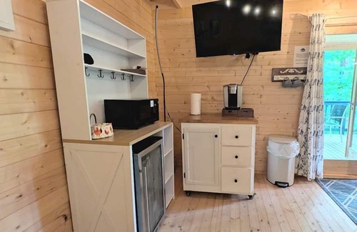Coalmont Cabin | Cozy Scandinavian Cabin with EV Charging on 18-Acre Forest Retreat Near The Caverns & Waterfalls, Coalmont, TN