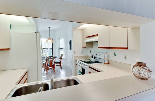 Trailer Estates Condo | Cozy Seashore! Only 15 Min from AMI Beaches, Relaxing Pond Views, Free WIFI