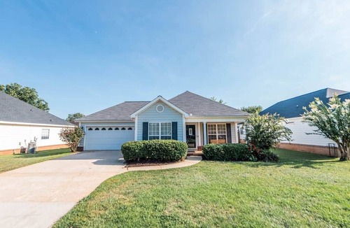 Warner Robins House | Cozy Serenity Home Theater Fenced