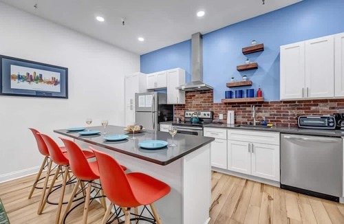 Springfield Apartment | Cozy SMB Themed Apt in the Heart of Historic SPR!