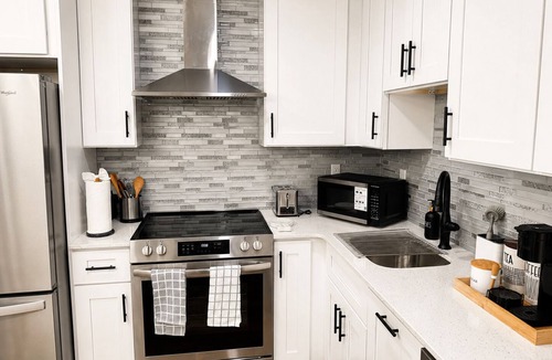 Cliftondale House | Cozy & Spacious 2BR Private Suite Near ATL Airport