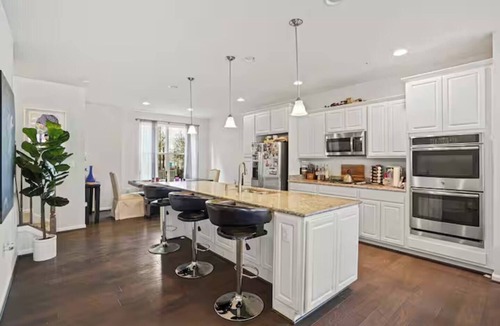 Northeast House | Cozy & Spacious 4 BR Home in NE DC Near the Metro!