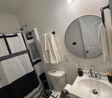 Bearss Plaza House | Cozy Stay in Tampa