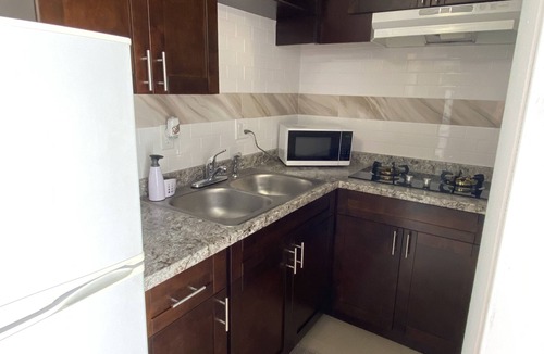 Pinecrest West Park Apartment | Cozy studio for two, in the heart of Tampa