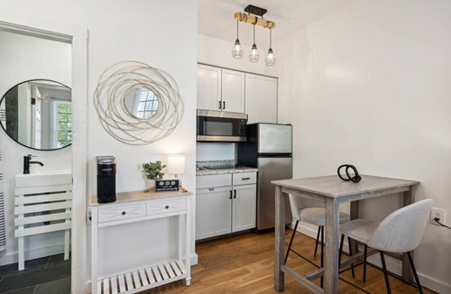 Cannonborough Elliotborough Apartment | Cozy Studio in the Center of Downtown Charleston!