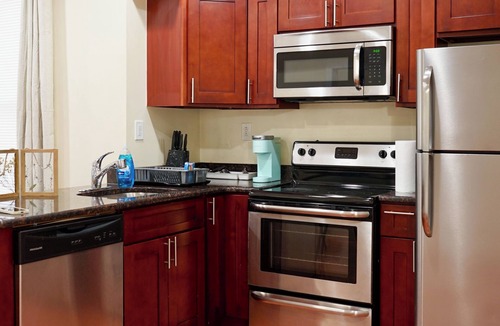 University City Apartment | Cozy & Stylish 2BR Apt in University City