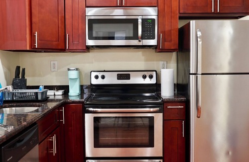 University City Apartment | Cozy & Stylish 2BR Apt in University City