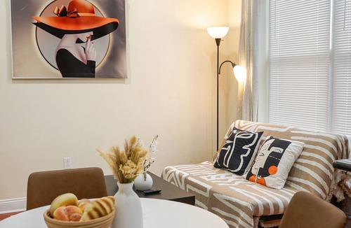 University City Apartment | Cozy & Stylish 2BR Apt in University City