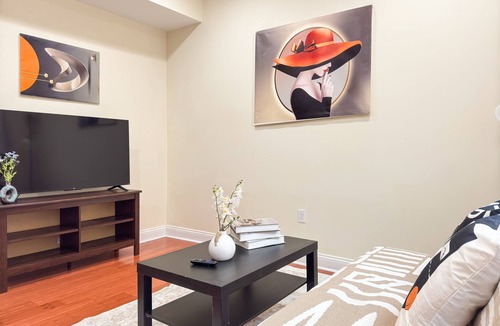 University City Apartment | Cozy & Stylish 2BR Apt in University City