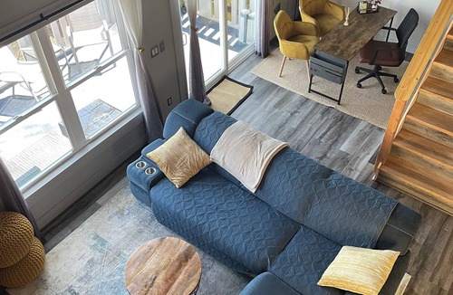 Smyrna House | Cozy townhome in lovely Smyrna with WiFi, AC
