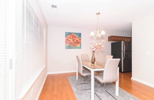 Southwestern House | Cozy townhome with private bedroom and WiFi in fantastic Atlanta