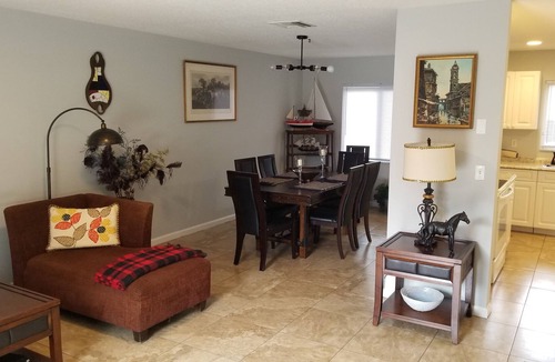 Greenview Shores House | COZY TOWNHOUSE INTHE HEART OF WELLINGTON