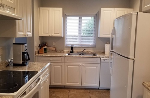 Greenview Shores House | COZY TOWNHOUSE INTHE HEART OF WELLINGTON