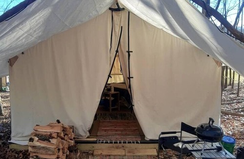 Grandview RV Rental | Cozy Treehouse Tent with Forest Trails near Waterfalls in Cumberland Plateau, TN