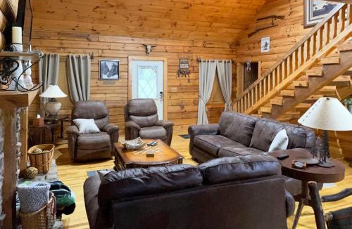 Trenton House | Cozy Trenton Cabin w/Spa ~ 15 Mi to Lookout Mtn!