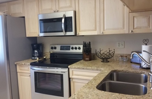 East Lake Woodlands Condo | Cozy Two Bedroom Condo Tucked Away In The Serene Settings Of East Lake Woodlands