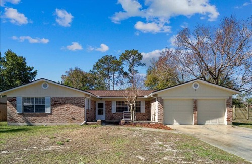 Orange Park Apartment | Cozy Unit with several amenities