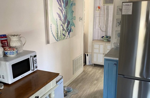 Mystic Island House | Cozy, Waterfront Cottage Near Historic Town. Hot Tub!