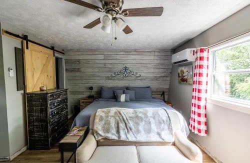 Walland House | Cozy Walland mountain retreat family