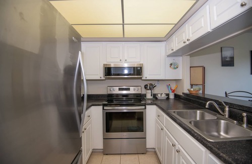 Belle Vista Condo | Cozy Waterfront Condo | Patio & Beach Access