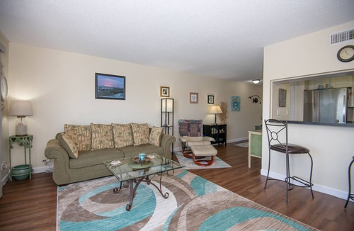 Belle Vista Condo | Cozy Waterfront Condo | Patio & Beach Access