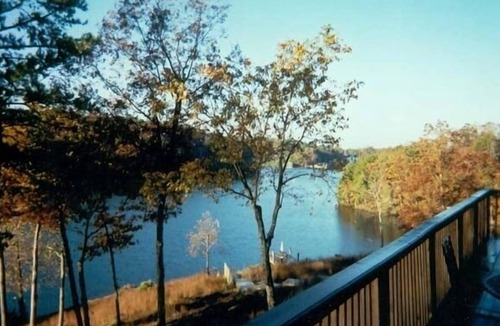 Huddleston House | Cozy Waterfront Cottage - Cabin 7 Cedar Key, No Wake Cove, Great Views!