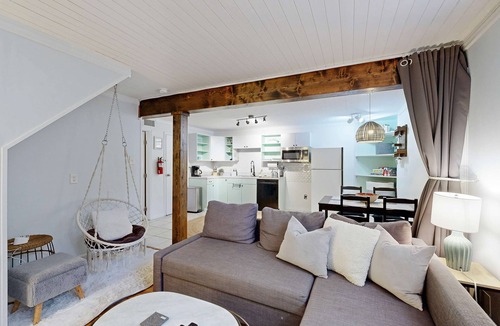 West Ashley House | Cozy West Ashley Apartment- Close to shopping and Downtown Charleston
