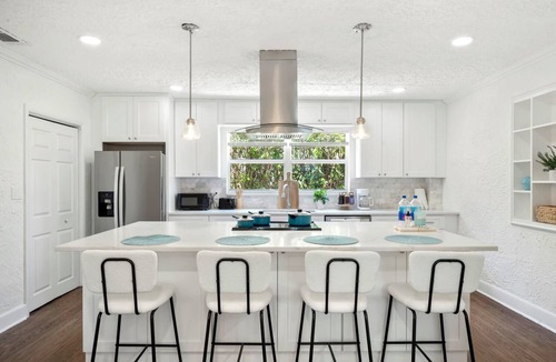 Flamingo Parks House | Cozy West Palm Beach Home l 10min to Municipal Beach and more!