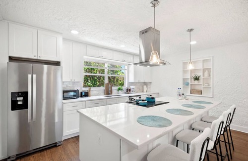 Flamingo Parks House | Cozy West Palm Beach Home l 10min to Municipal Beach and more!