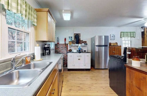 Sylva House | Crackerbox Palace