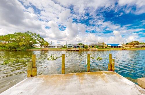 Fort Myers House | Creating Memories by the Canal