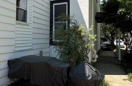 Roxborough-Manayunk House | Creative’s charming 2-bedroom house in Philadelphia, HVAC/mid- century esthetic.