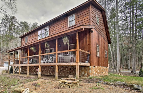 Gatlinburg Cabin | Creekside Cabin w/Hot Tub in Gatlinburg!