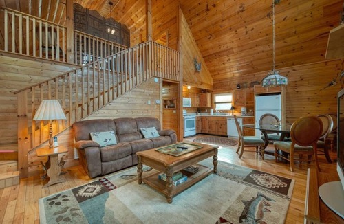 Hiawassee Cabin | Creekside Duck Cabin - Creek Front - Mountain View