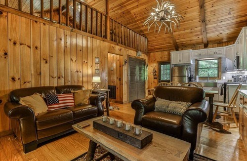 Ellijay Cabin | Creekside Fairytale Cabin by Mountain Oasis | Bear Creek Trail Access