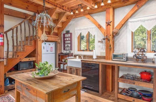 Hot Springs Cottage | Creekside Fairytale Cottage-Hot Tub-Cozy Fireplace