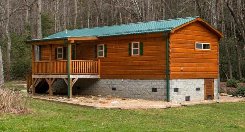 Pisgah Forest House | Creekside Log Cabin · Creekside Log Cabin