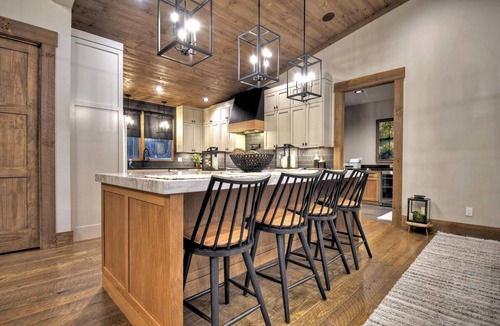 Epworth House | Creekside Mountain Manor|Luxury|Pool|Creek Access