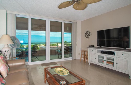 Sand Key Apartment | Crescent Beach Club 3B Beachfront Views of the Gulf
