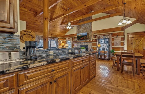 Boone Cabin | Crooked Feather @ River Ridge Awaits You!