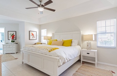 Crown Pointe House | Crown Pointe- Home w/ 3BR,3BA-2 master suites w/direct pool access & w/private garden views