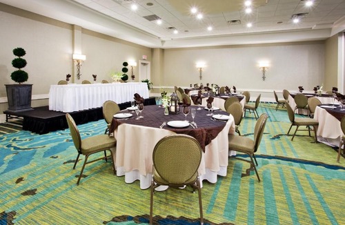 North Charleston Hotel | Crowne Plaza Charleston by IHG