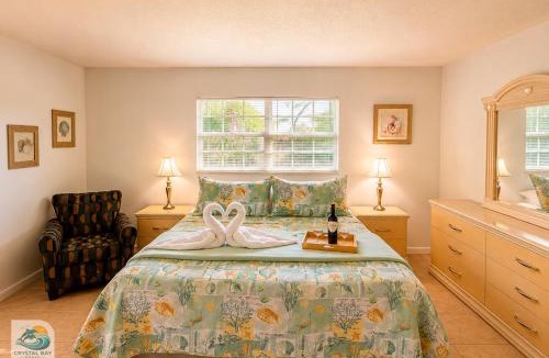 Englewood South Apartment | Crystal Bay Stays a stylish 2BR 2BA coastal getaway to 7 min to drive to Beach