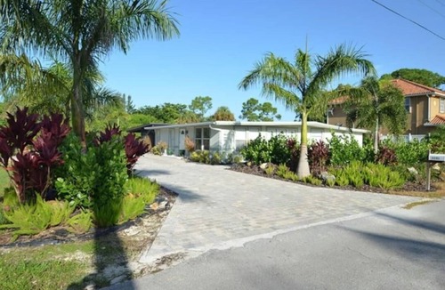 East Naples House | Crystal Palms on salt water canal, lots of wildlife, large private heated pool