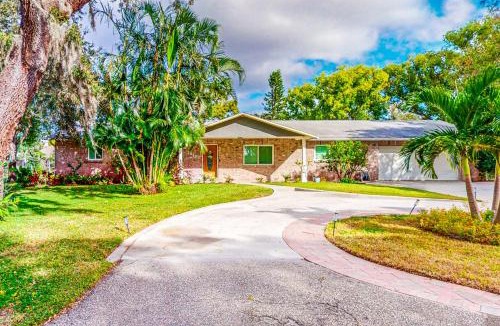 Palm Harbor House | Crystal Palms